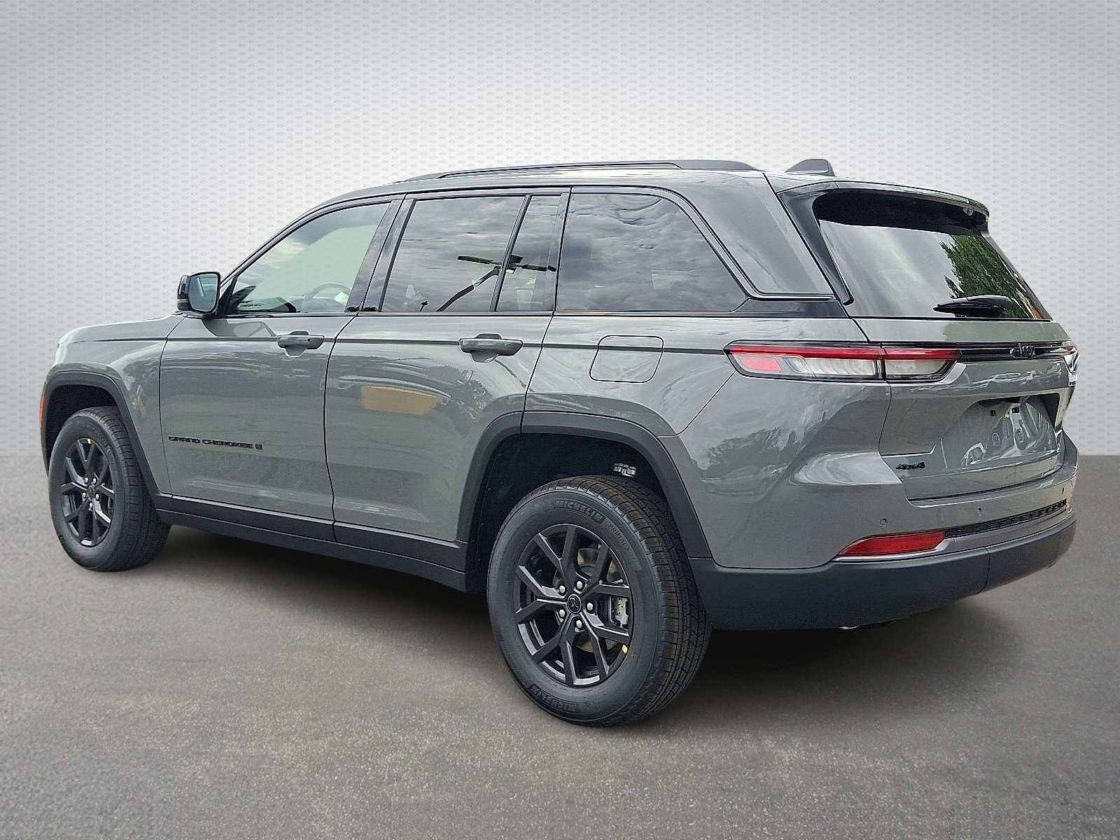 New 2027 Jeep Grand Cherokee 4WD image 3