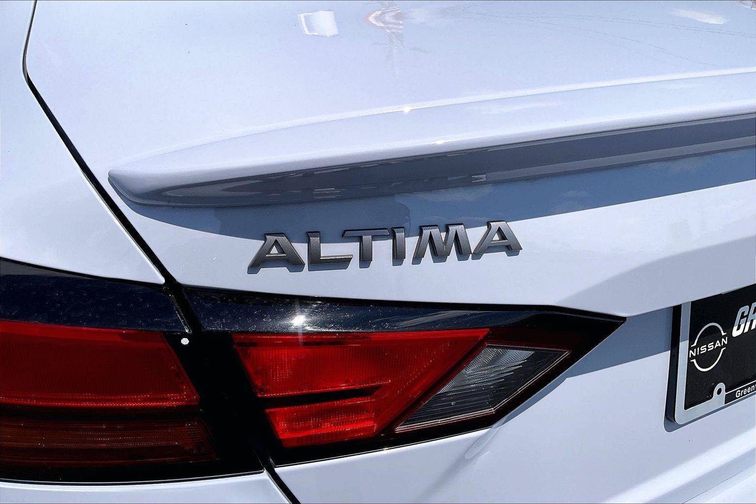 Certified 2024 Nissan Altima 2.0 SR FWD image 9