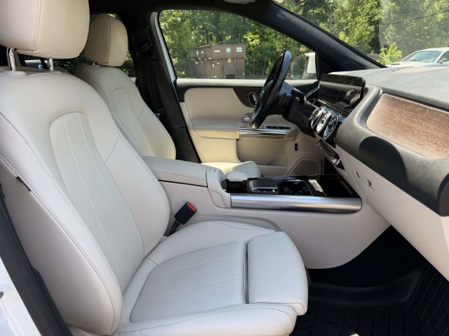 Used 2022 Mercedes-Benz GLA 250 4MATIC w/ Premium Package Lite image 12