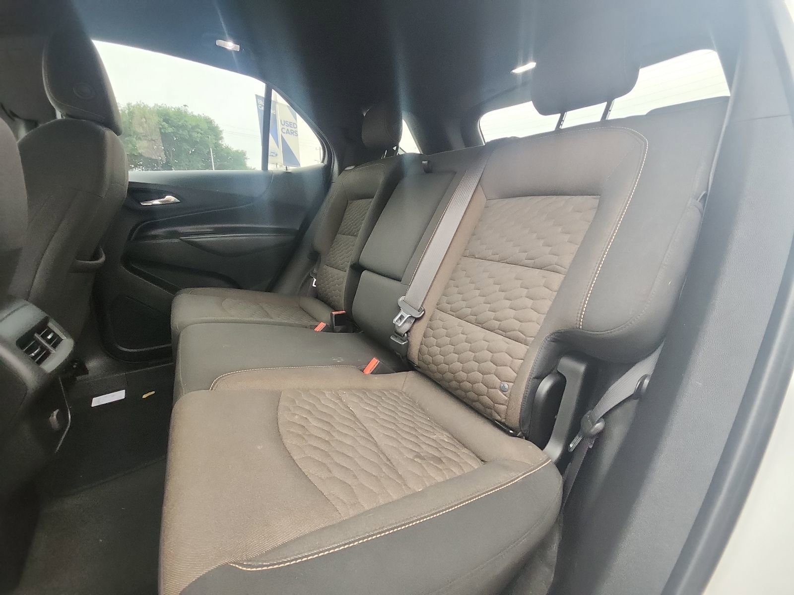 Used 2018 Chevrolet Equinox LT FWD image 11