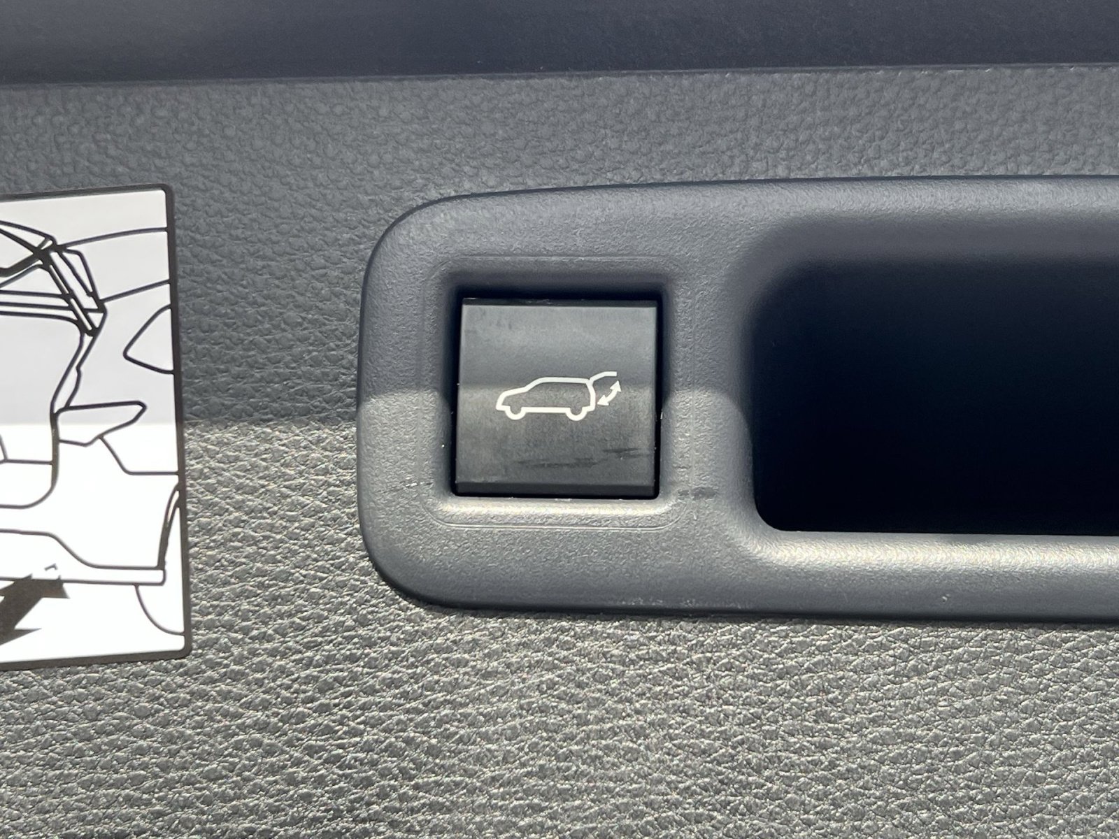 Used 2024 Toyota Highlander XLE image 26