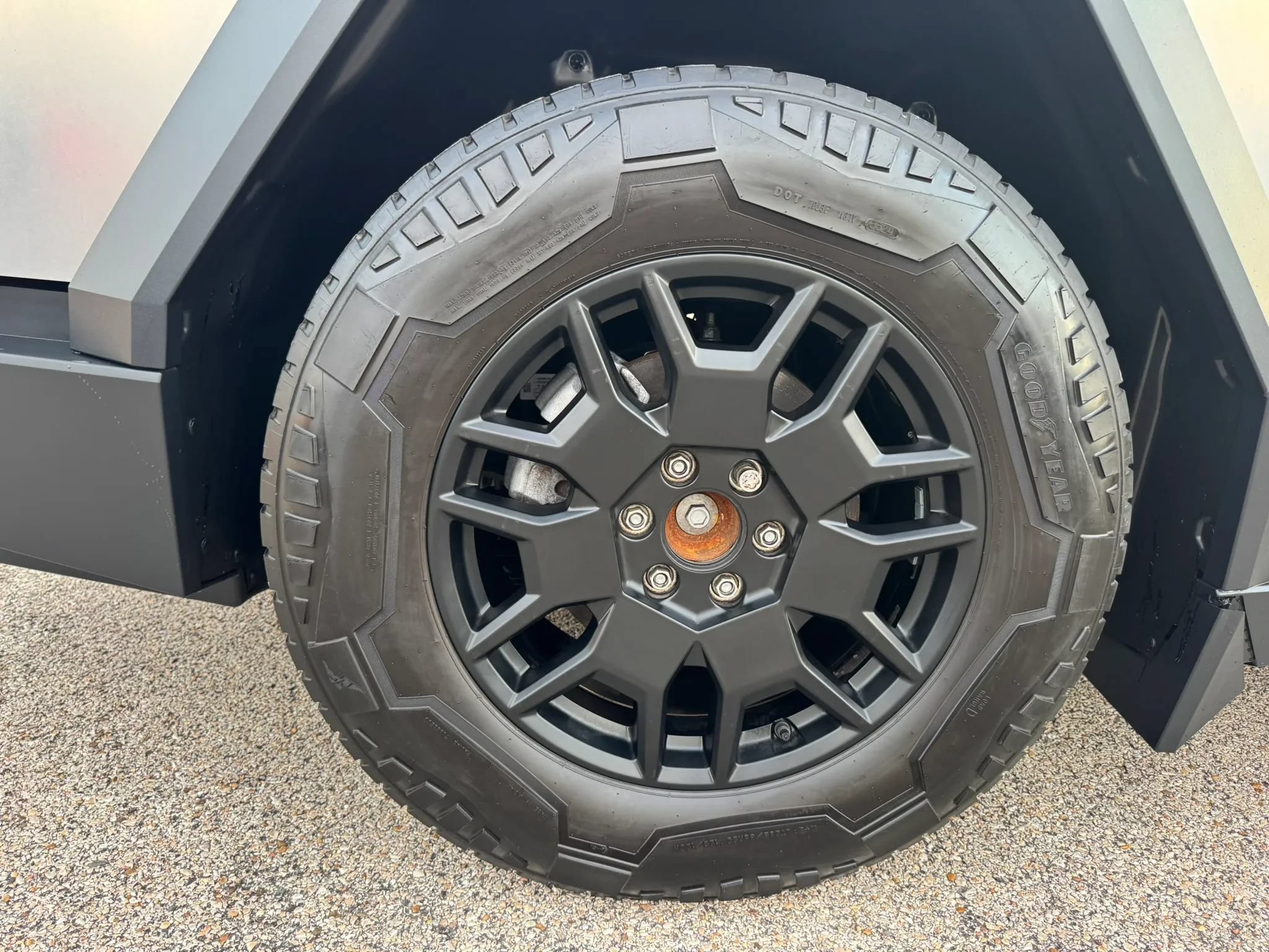Used 2024 Tesla Cybertruck AWD Crew Cab image 15