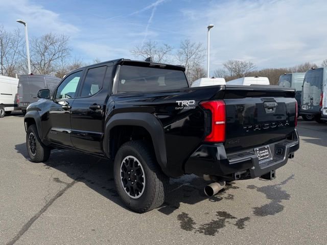 Used 2024 Toyota Tacoma TRD Off-Road AWD/4WD image 5