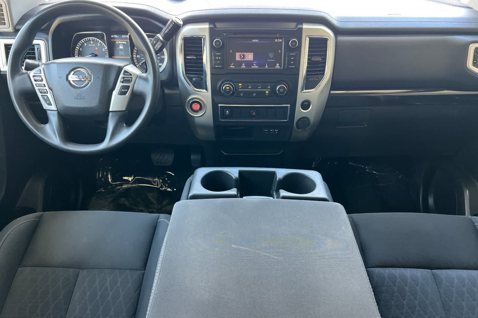 Used 2019 Nissan Titan SV RWD image 4