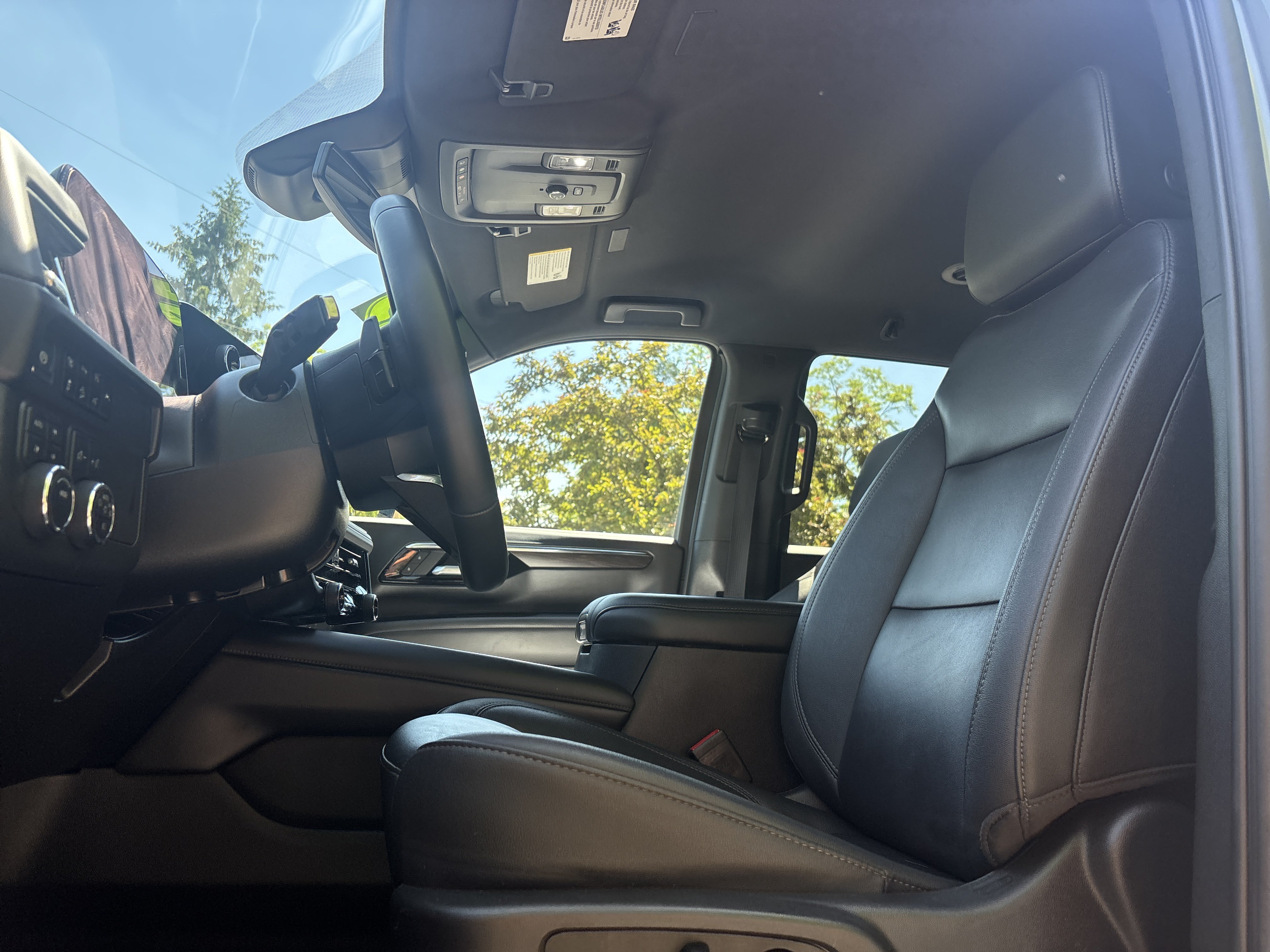 Used 2025 Chevrolet Tahoe Z71 AWD/4WD image 11