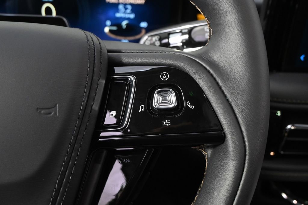 New 2026 Lincoln Aviator AWD image 35