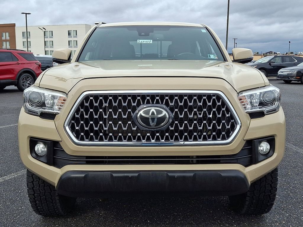 Used 2019 Toyota Tacoma TRD Off-Road image 2