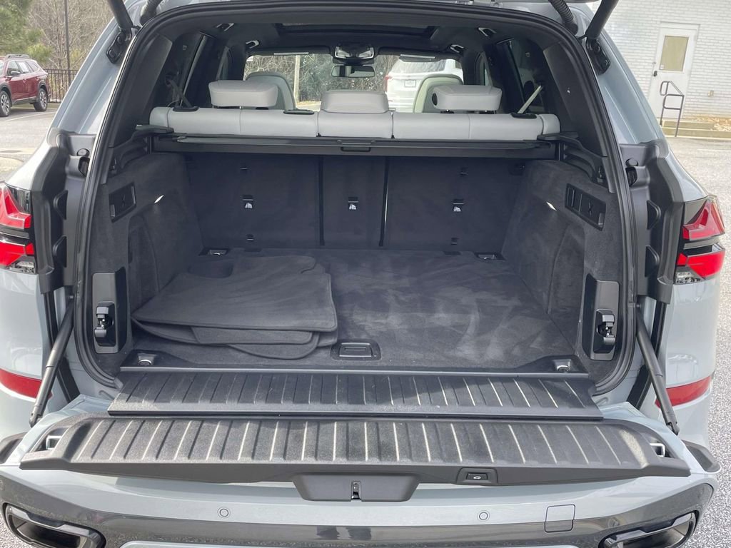 Used 2024 BMW X5 sDrive40i image 11