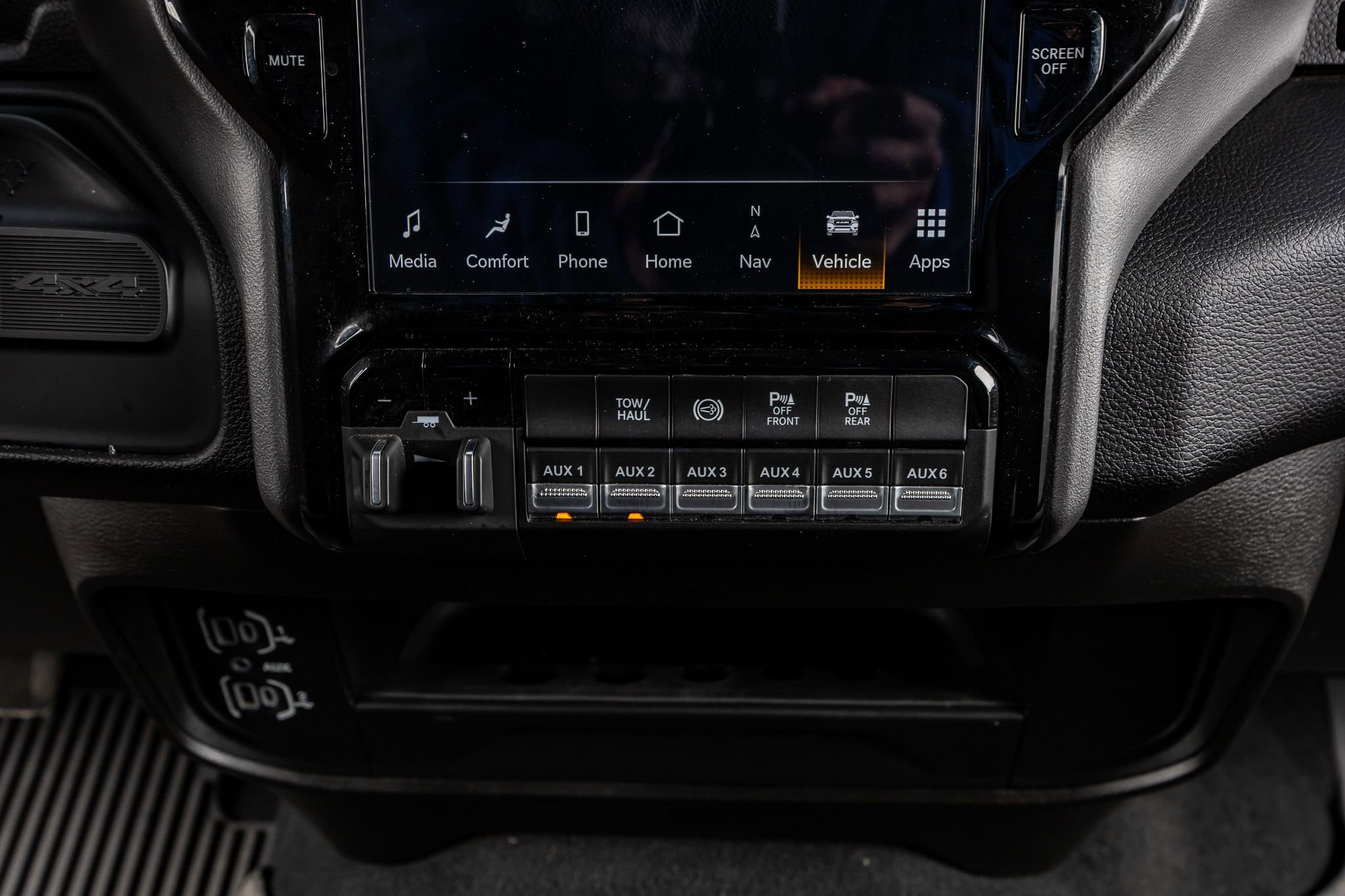 Used 2024 RAM 3500 Big Horn w/ Night Edition image 26