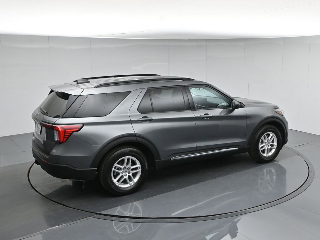 Used 2025 Ford Explorer Active RWD image 44