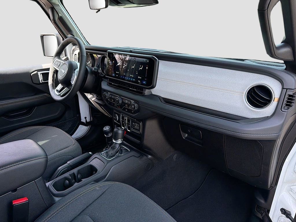Used 2025 Jeep Wrangler Unlimited Sahara image 36