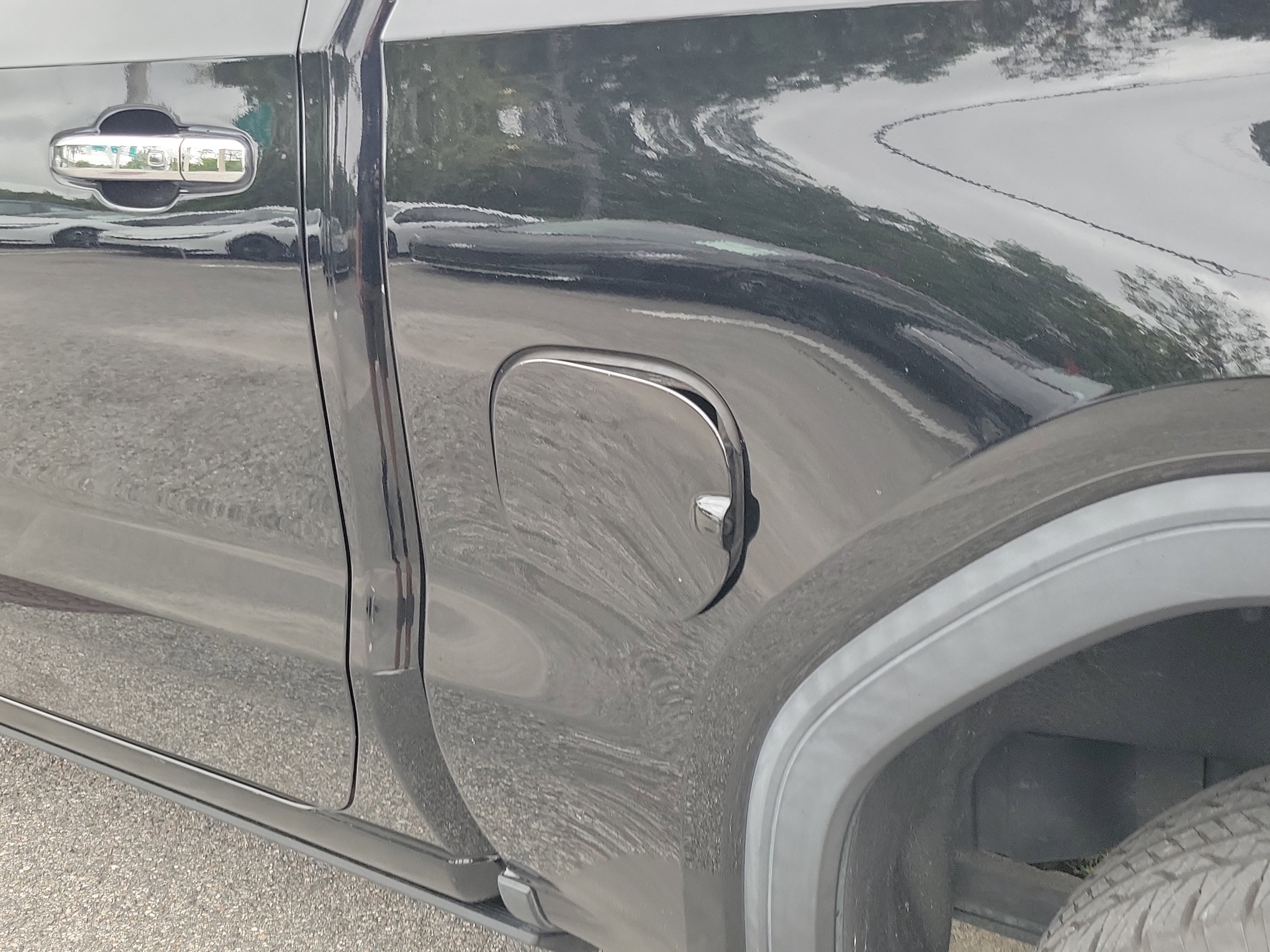 Used 2019 GMC Sierra 1500 SLT w/ SLT Premium Plus Package AWD/4WD image 27