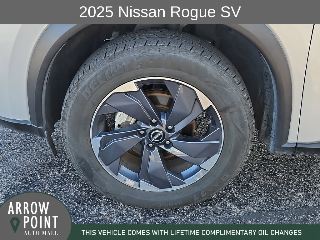 Used 2025 Nissan Rogue SV FWD image 16