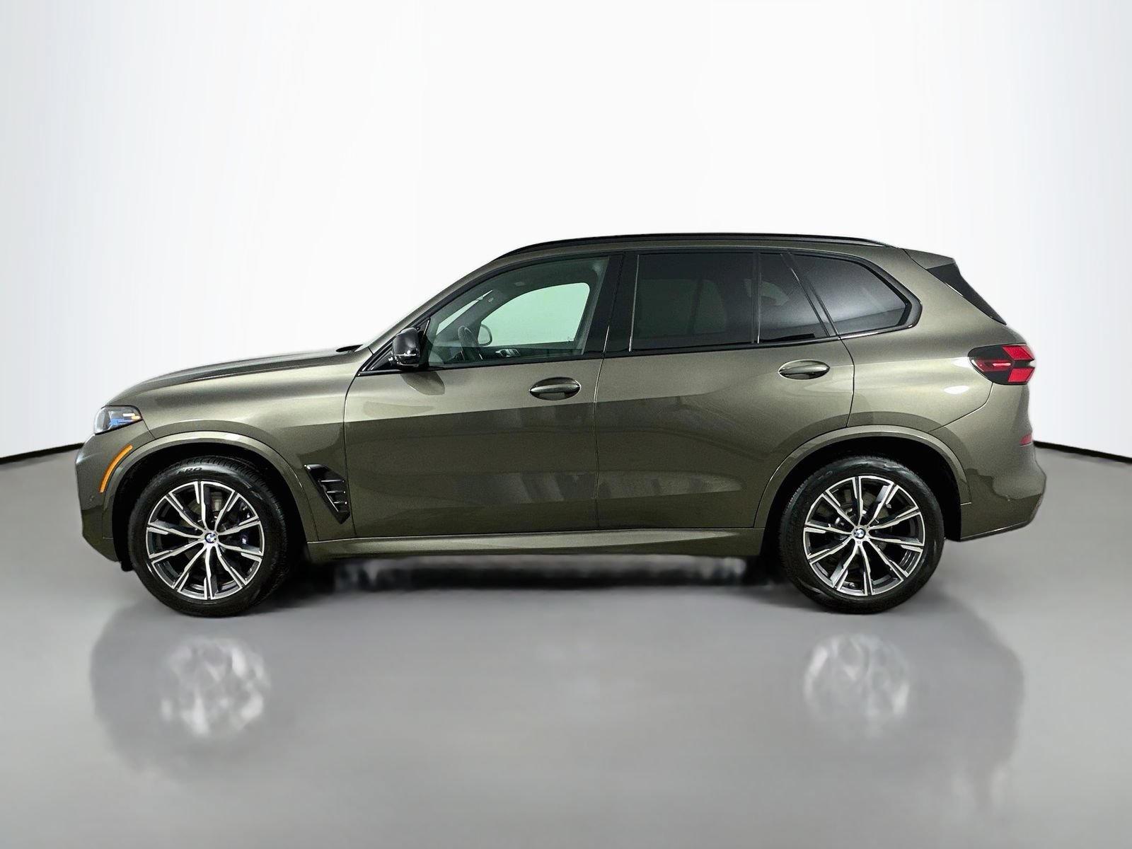 Used 2026 BMW X5 M60i AWD/4WD image 8