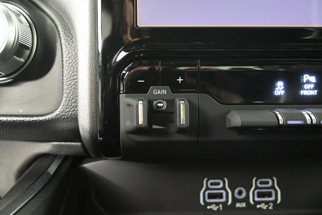 Used 2025 RAM 1500 Laramie image 31