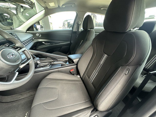Used 2023 Hyundai Elantra SEL FWD image 13
