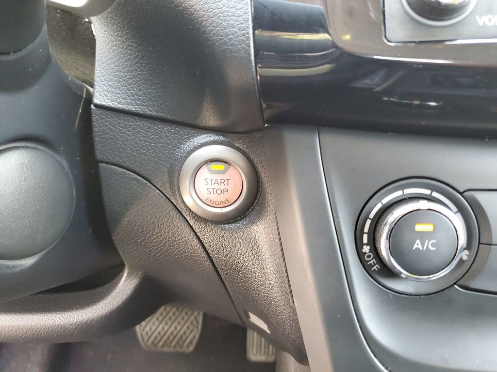 Used 2017 Nissan Sentra SV image 27