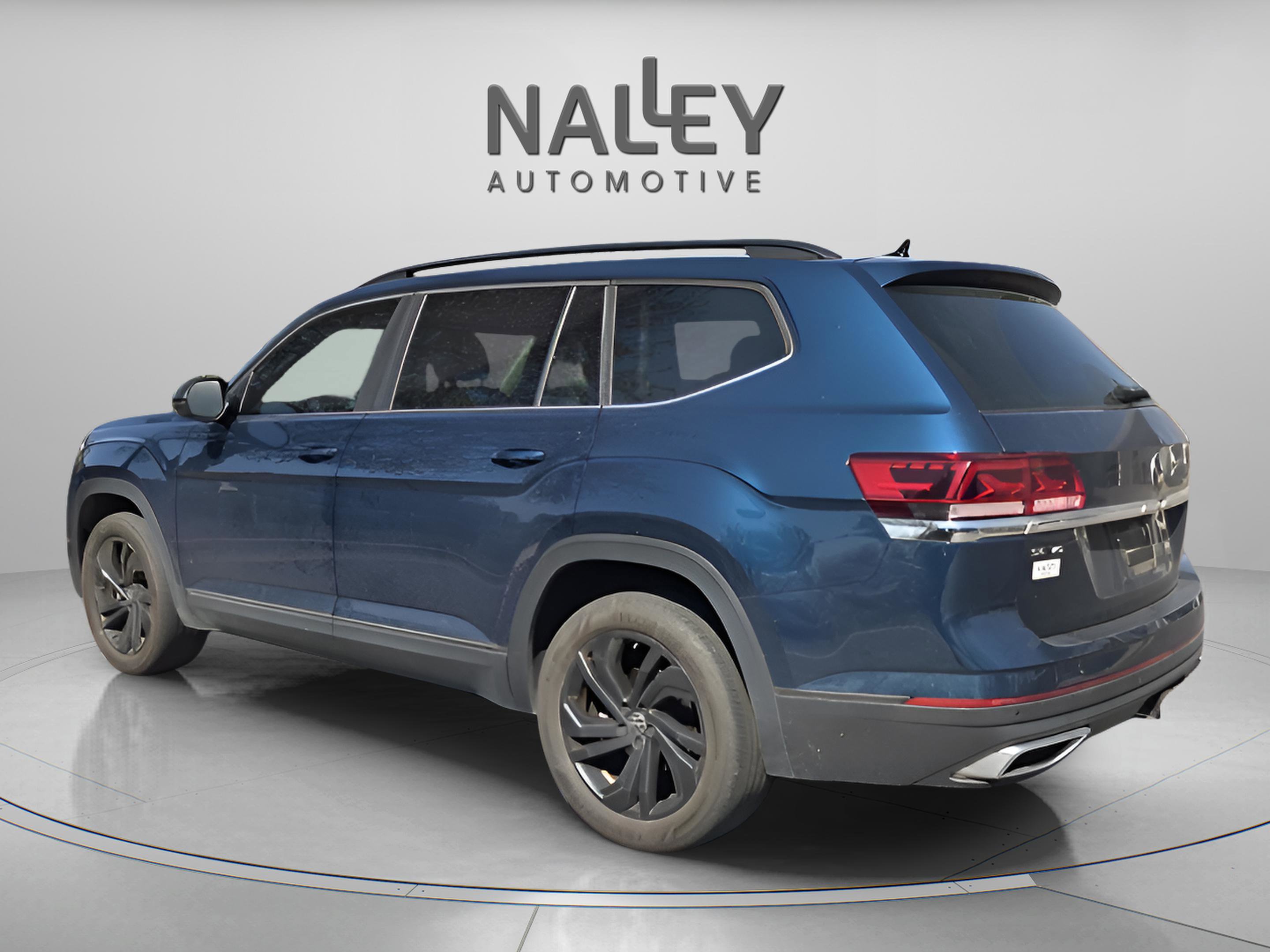 Used 2022 Volkswagen Atlas SE w/ Black Wheel Package image 3