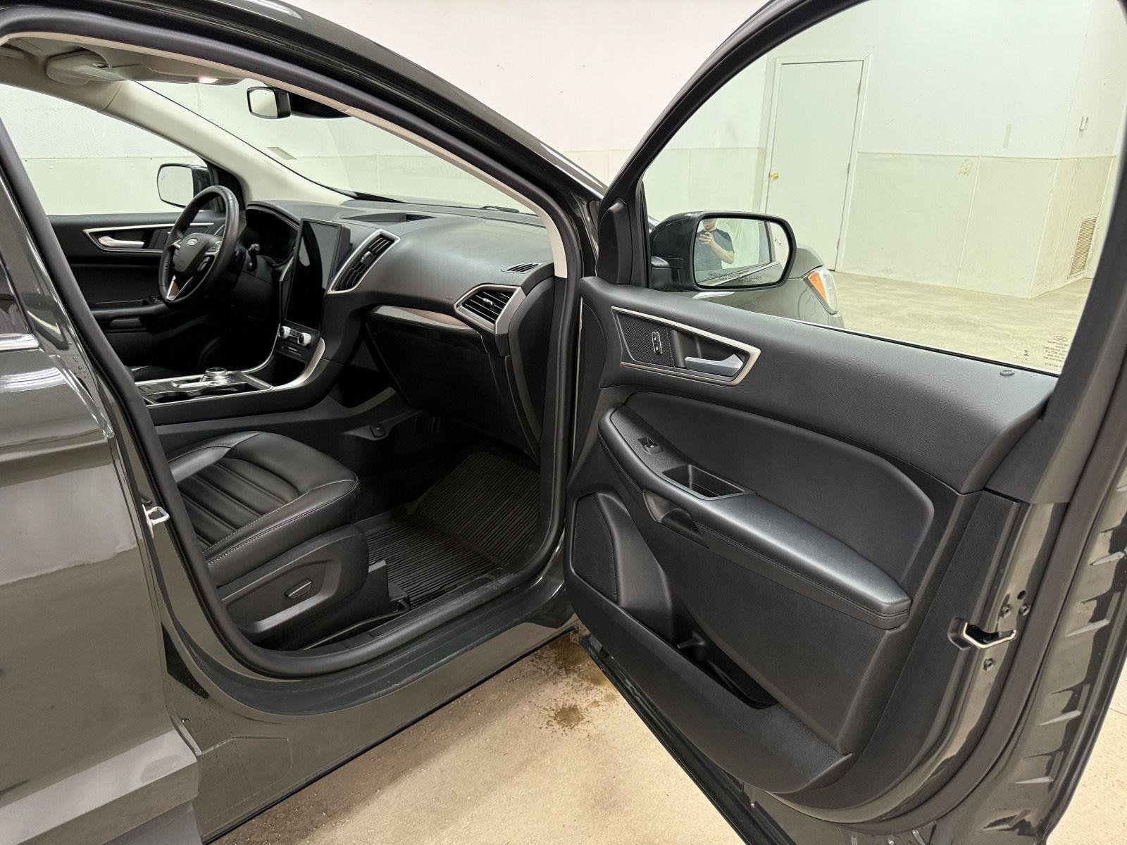 Used 2023 Ford Edge SEL w/ Convenience Package AWD/4WD image 27