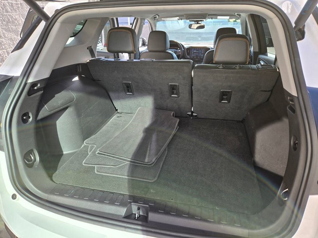 Used 2024 GMC Terrain AT4 AWD/4WD image 16