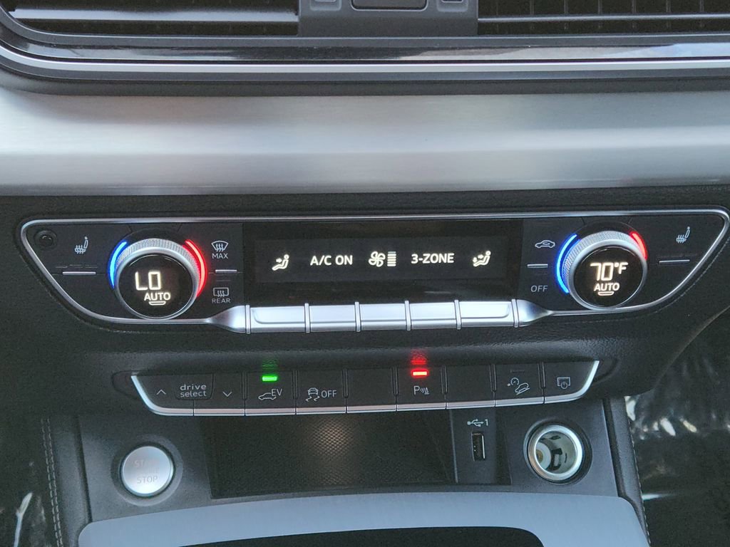 Used 2024 Audi Q5 e Premium Plus w/ Premium Plus Package image 24