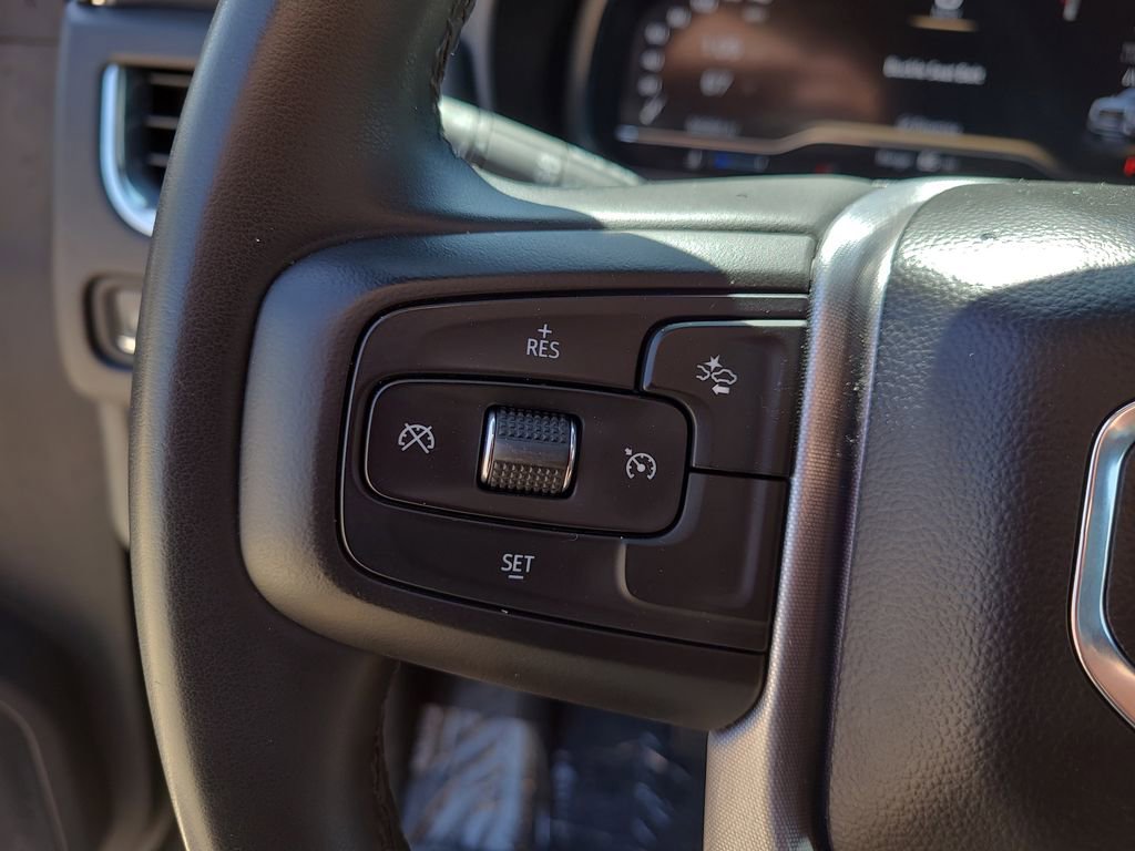 Used 2023 GMC Yukon SLT image 32