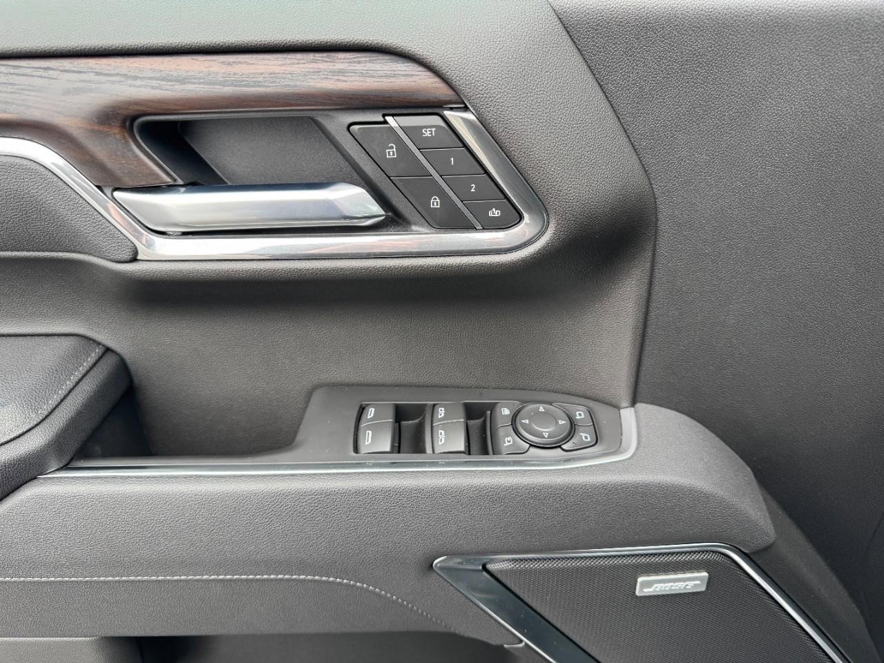 Used 2025 GMC Sierra 1500 SLT w/ SLT Premium Package image 18