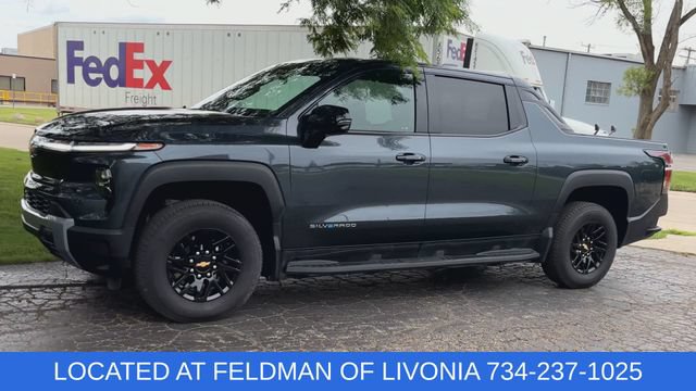Certified 2025 Chevrolet Silverado EV LT AWD/4WD image 4