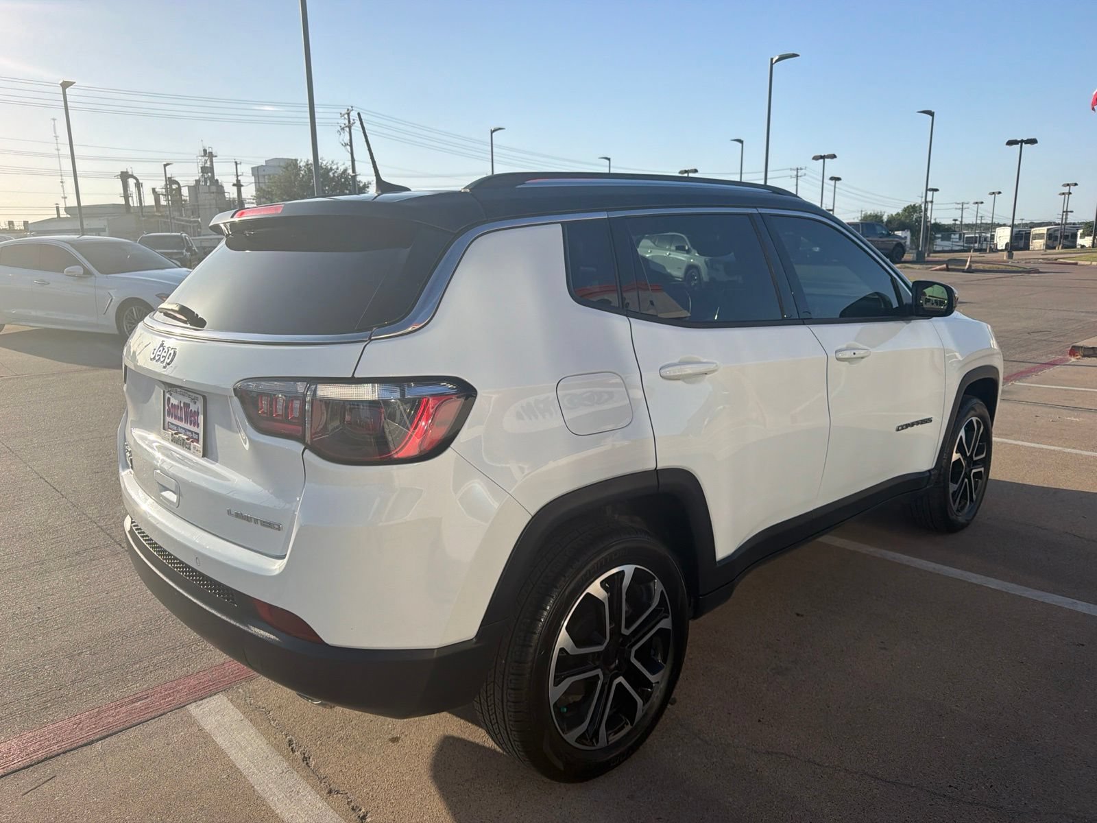 Used 2022 Jeep Compass Limited AWD/4WD image 5