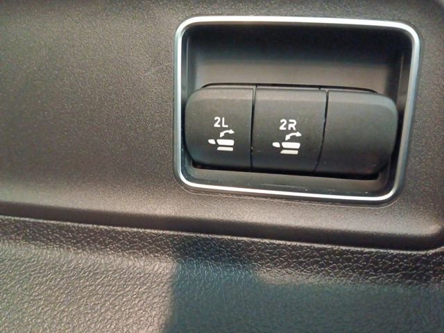 Used 2024 Mercedes-Benz GLE 350 4MATIC w/ AMG Line Exterior image 54