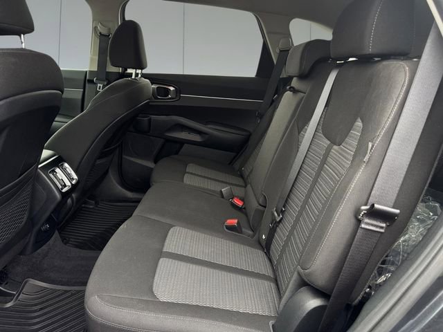 Used 2024 Kia Sorento LX FWD image 9