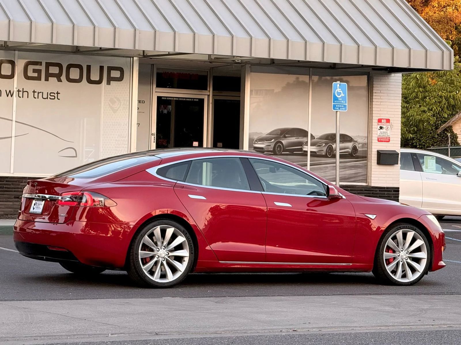 Used 2016 Tesla Model S P90D AWD/4WD image 8