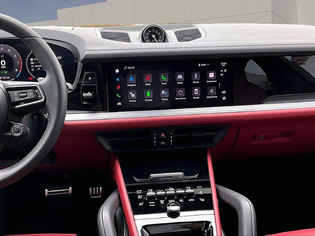 Certified 2025 Porsche Cayenne S AWD/4WD image 16