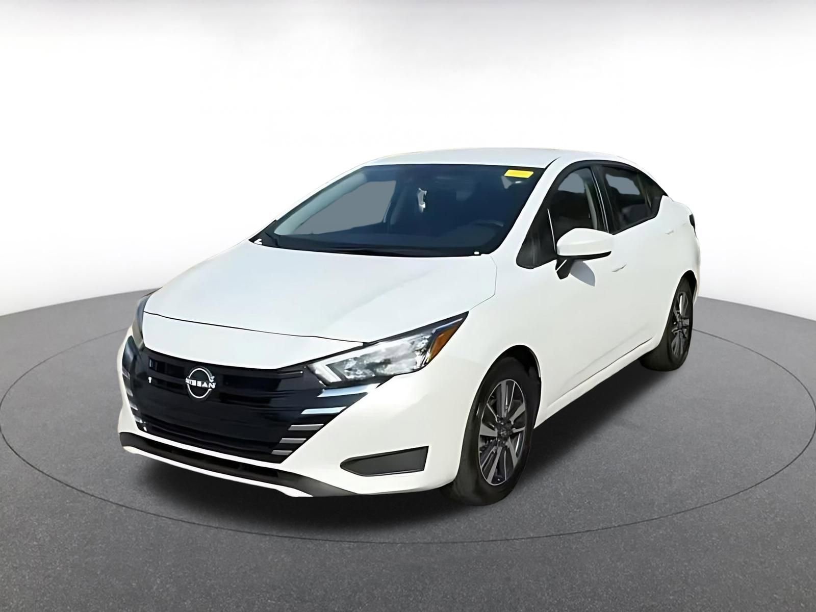 Used 2025 Nissan Versa SV image 7