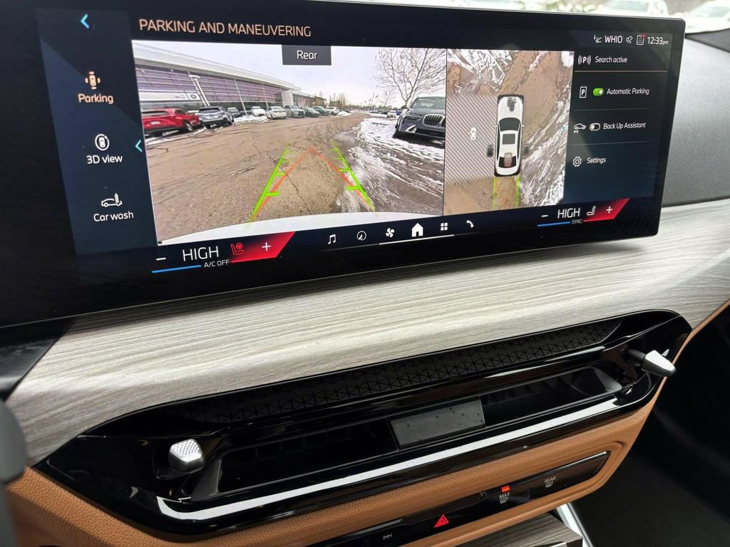 Certified 2025 BMW 330i xDrive Sedan w/ Premium Package image 22