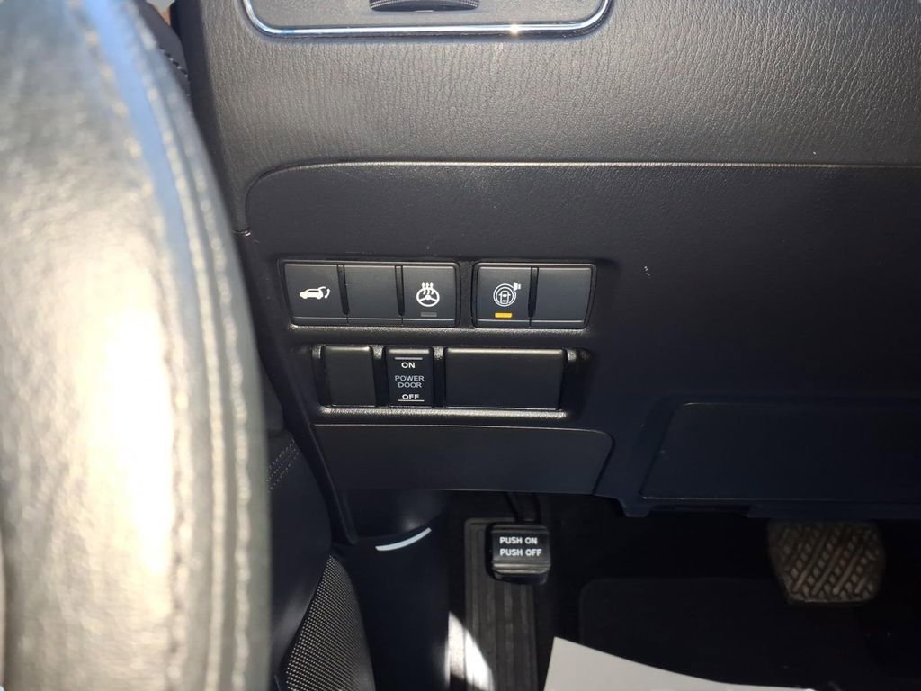 Used 2023 Nissan Armada SL w/ Captain's Chairs Package image 15