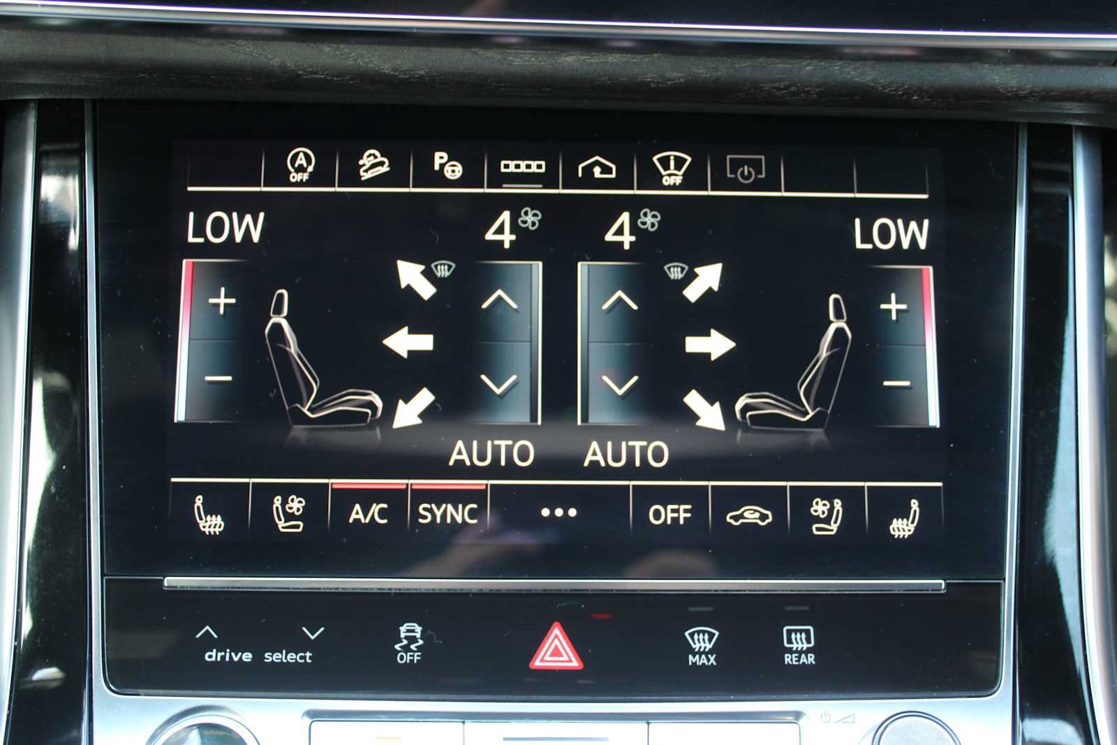Used 2024 Audi Q7 3.0T Prestige AWD/4WD image 22