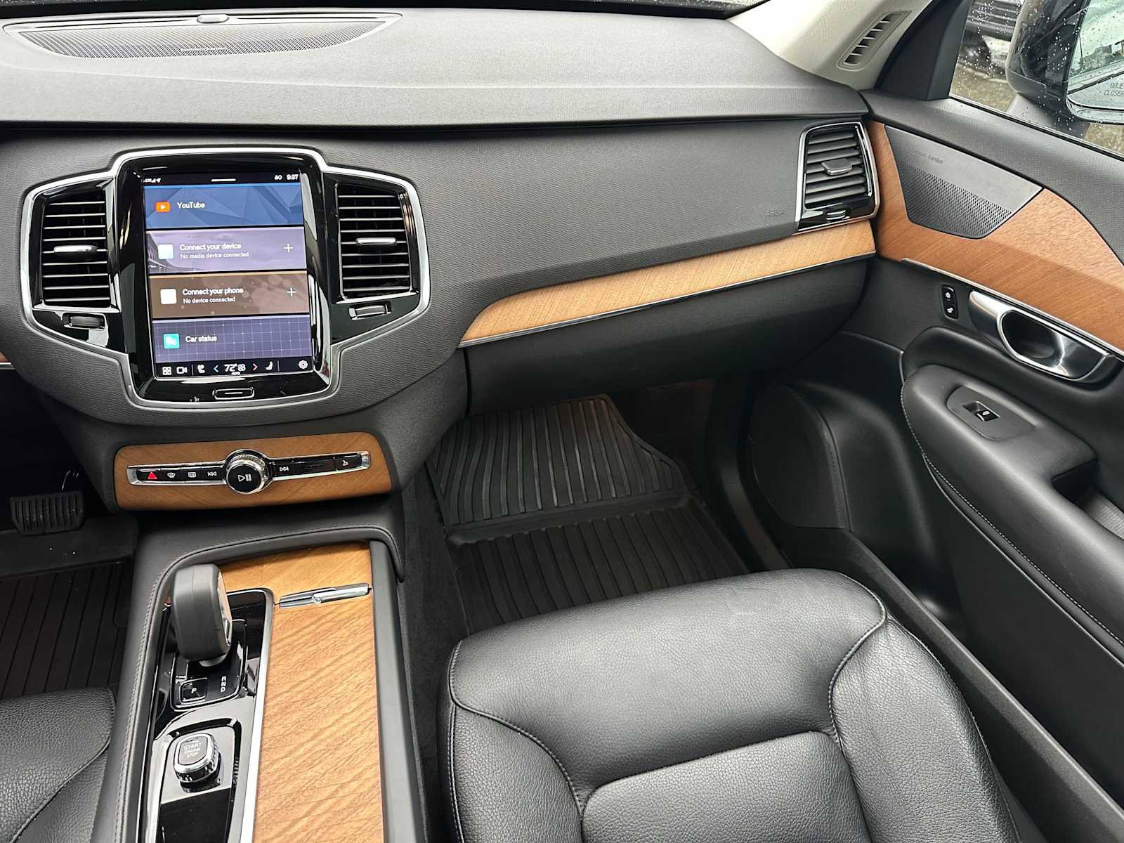 Certified 2023 Volvo XC90 T8 Plus image 27