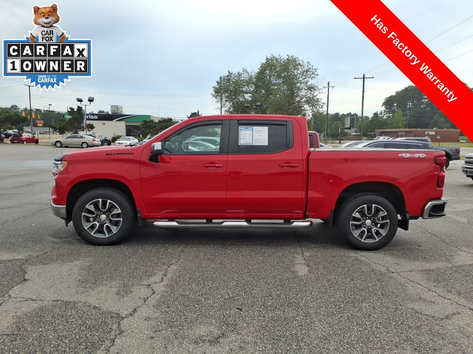Used 2022 Chevrolet Silverado 1500 LT w/ Convenience Package II AWD/4WD image 2