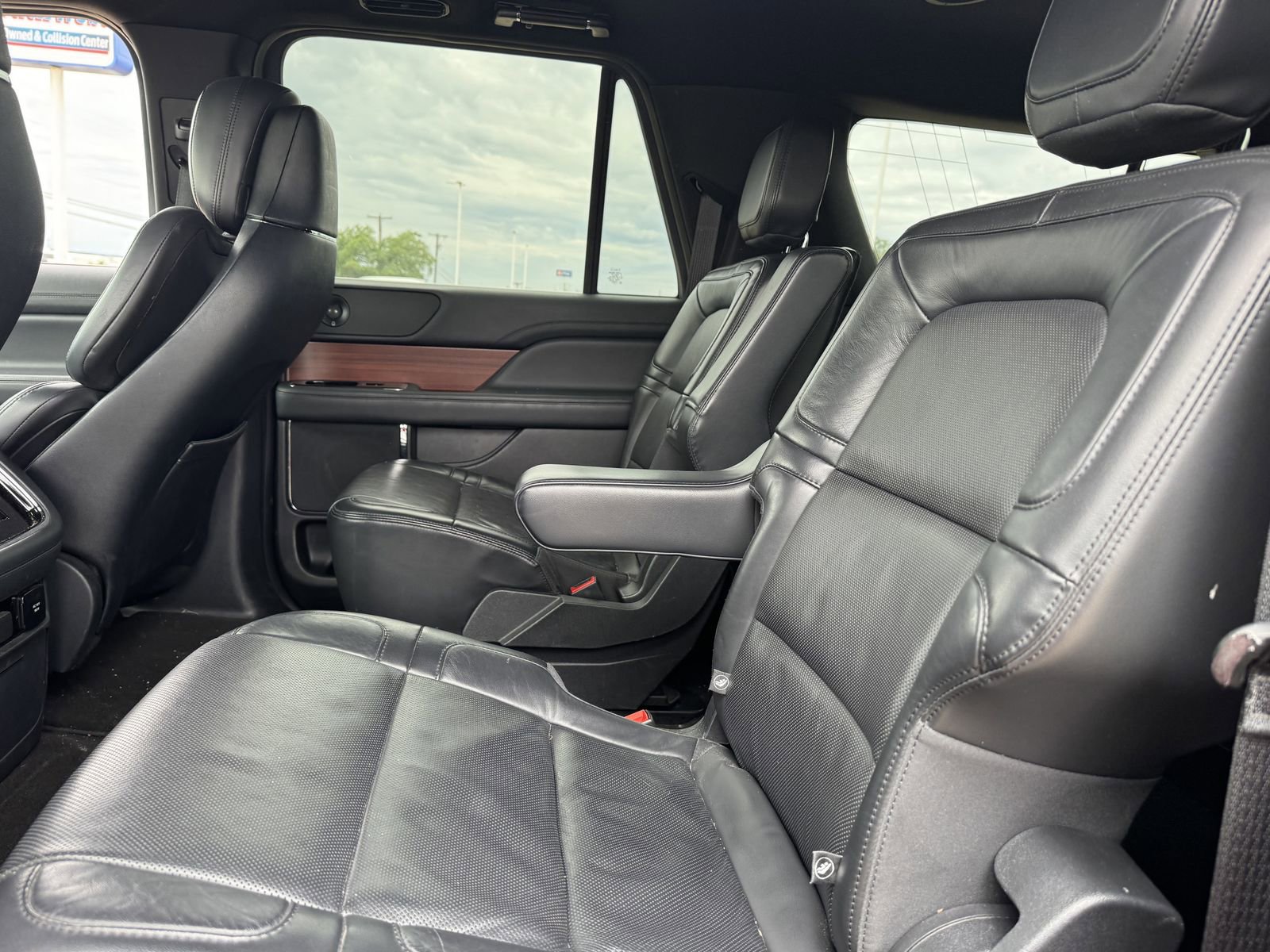 Used 2022 Lincoln Navigator L Reserve AWD/4WD image 26