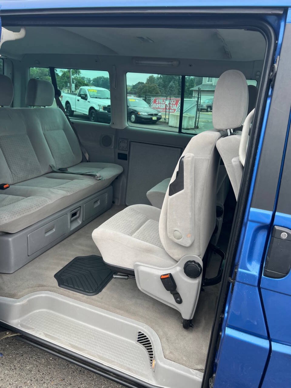Used 2003 Volkswagen Eurovan MV FWD image 14
