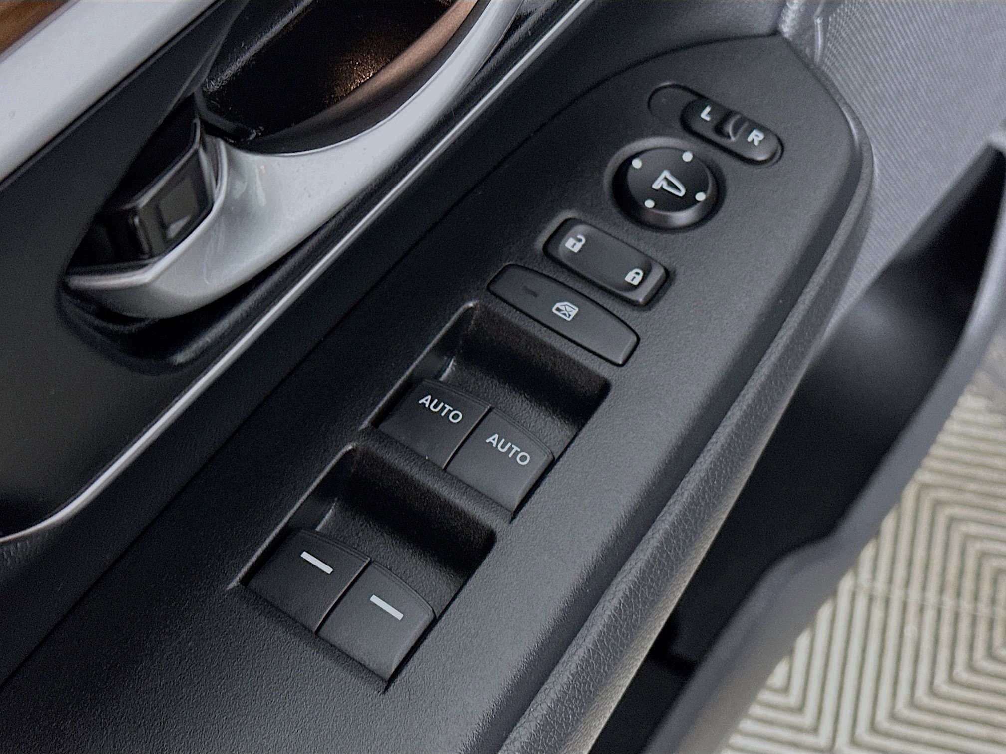 Used 2021 Honda CR-V Touring image 18