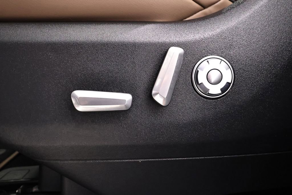 Used 2025 Lincoln Navigator Black Label image 16