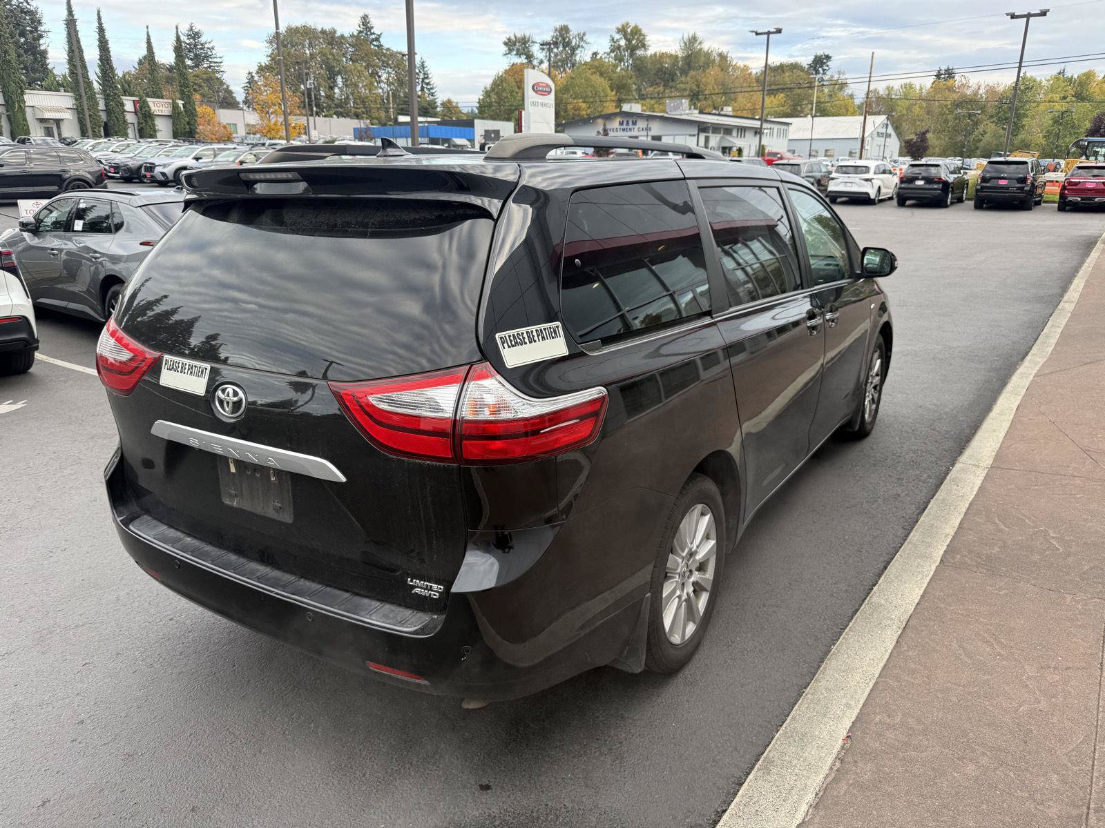 Used 2017 Toyota Sienna Limited Premium AWD/4WD image 5
