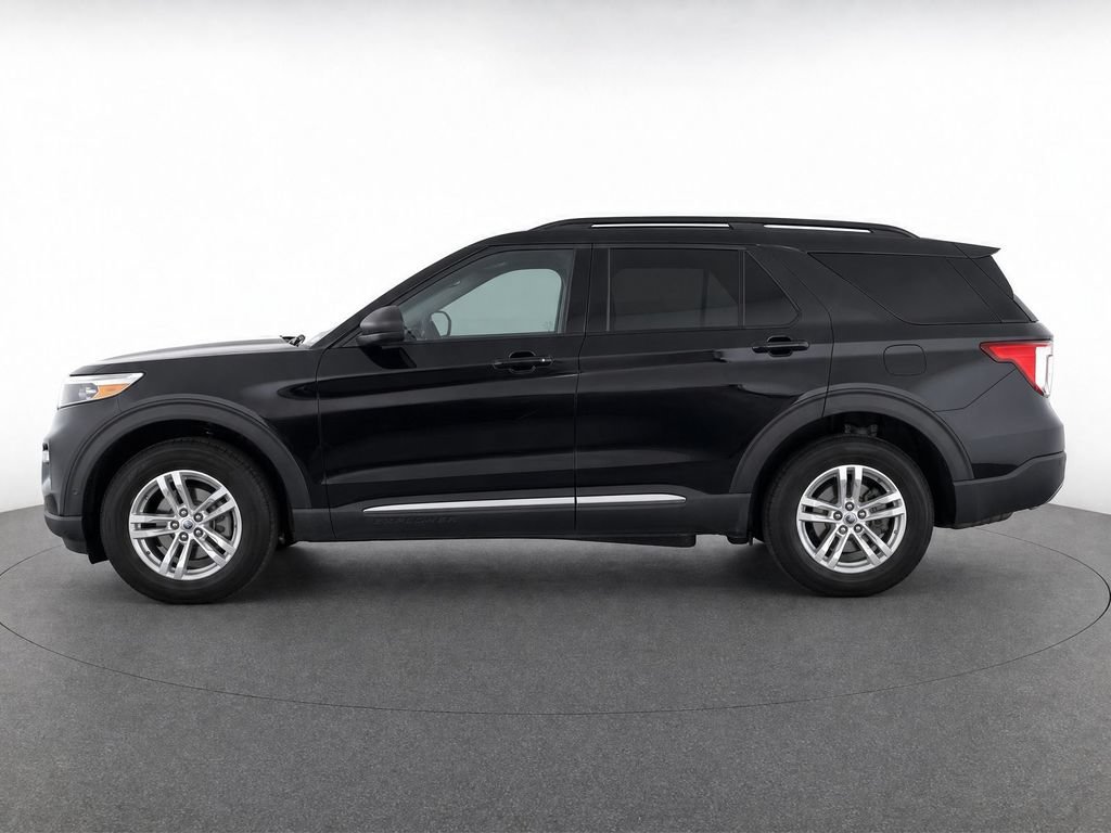 Used 2023 Ford Explorer XLT w/ Equipment Group 202A AWD/4WD image 6