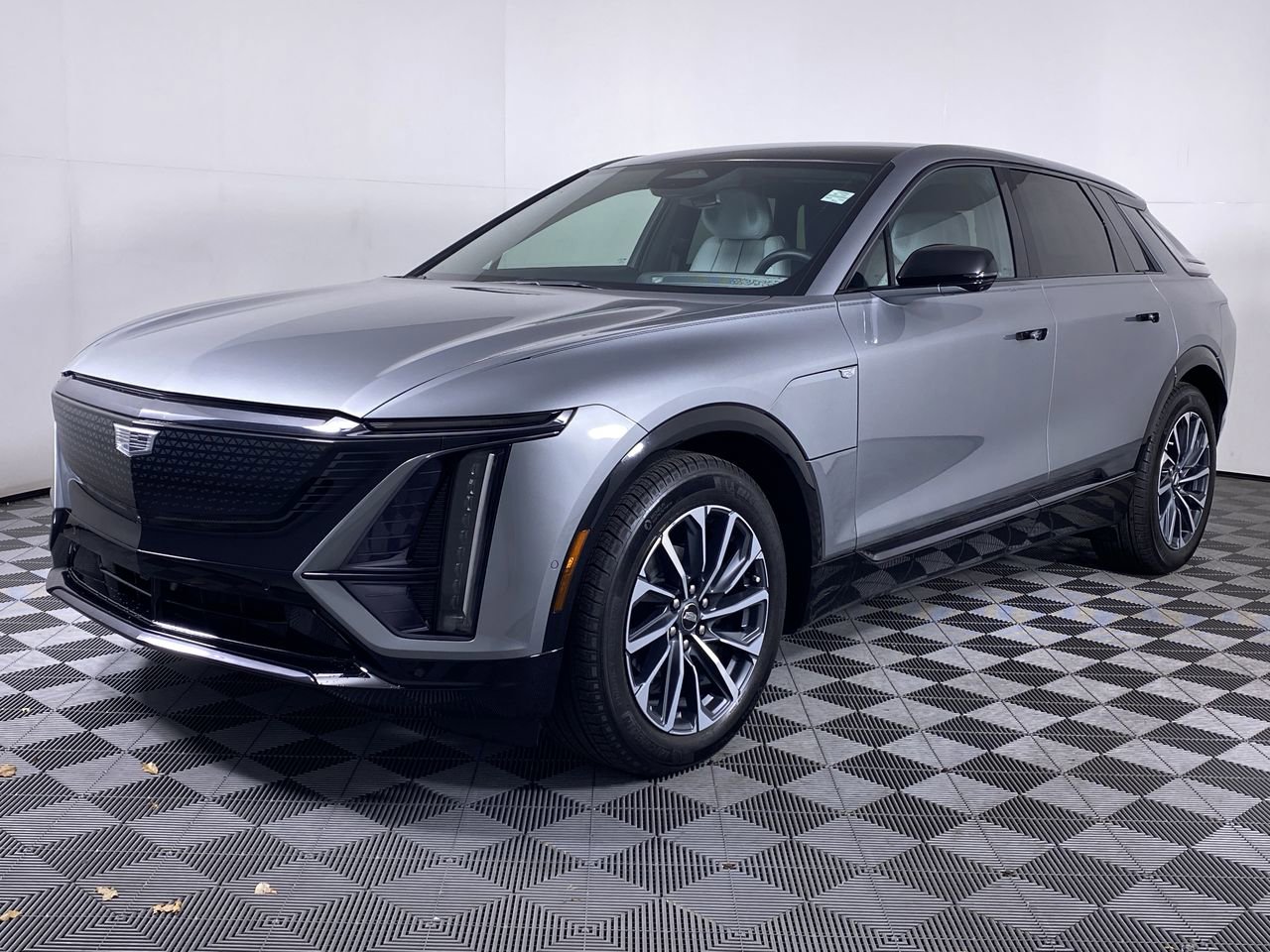 Certified 2024 Cadillac Lyriq Sport AWD/4WD image 34