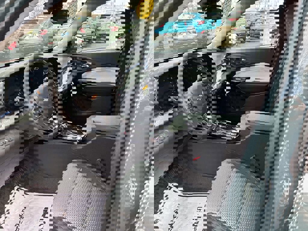 New 2026 Chevrolet Trax LT image 2