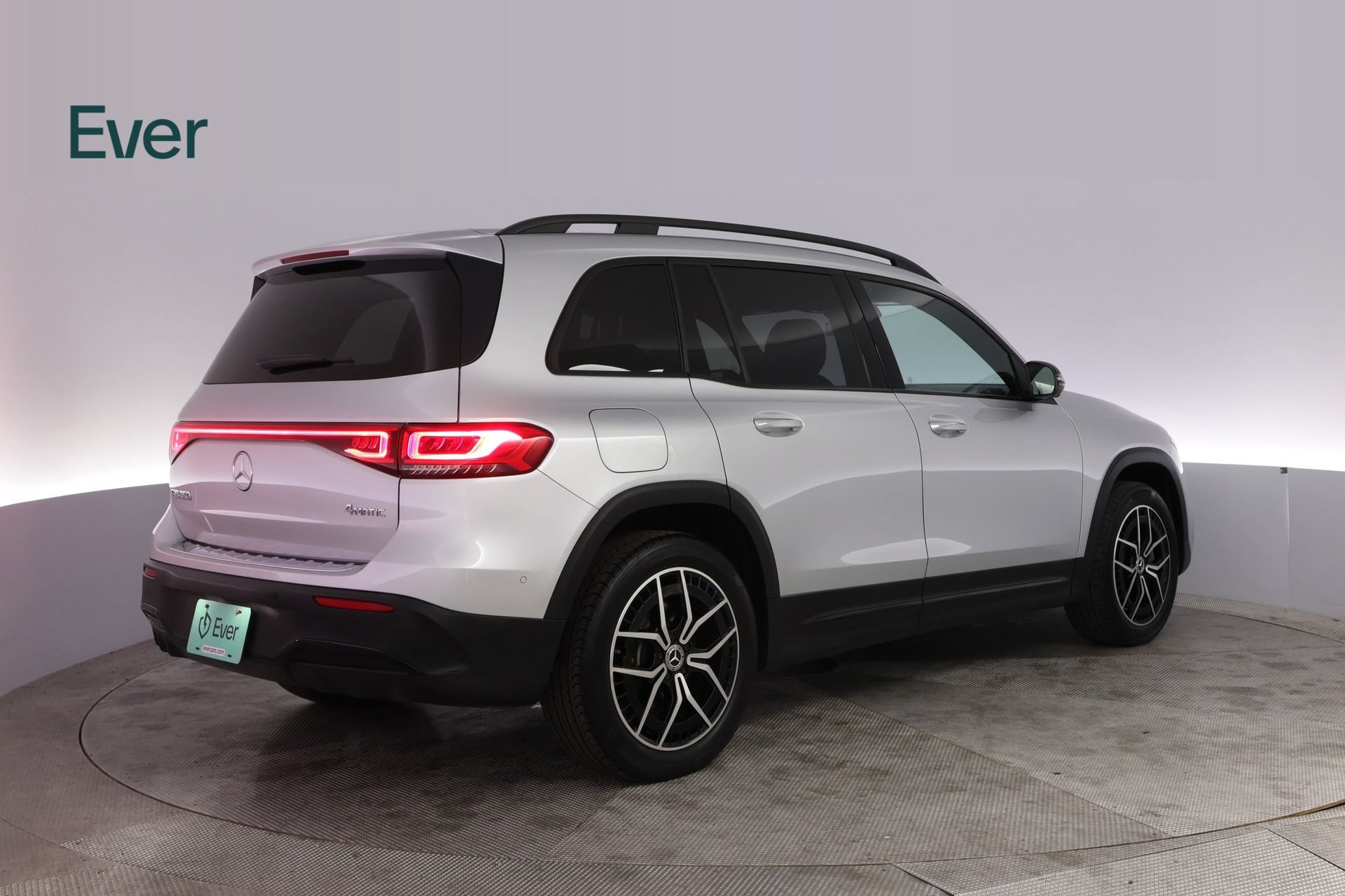 Used 2023 Mercedes-Benz EQB 350 4MATIC SUV image 3