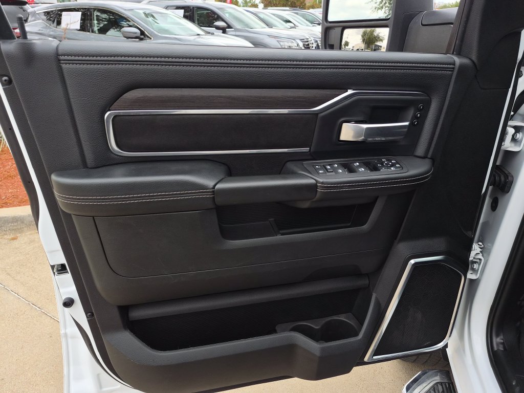 Used 2025 RAM 3500 Laramie AWD/4WD image 21
