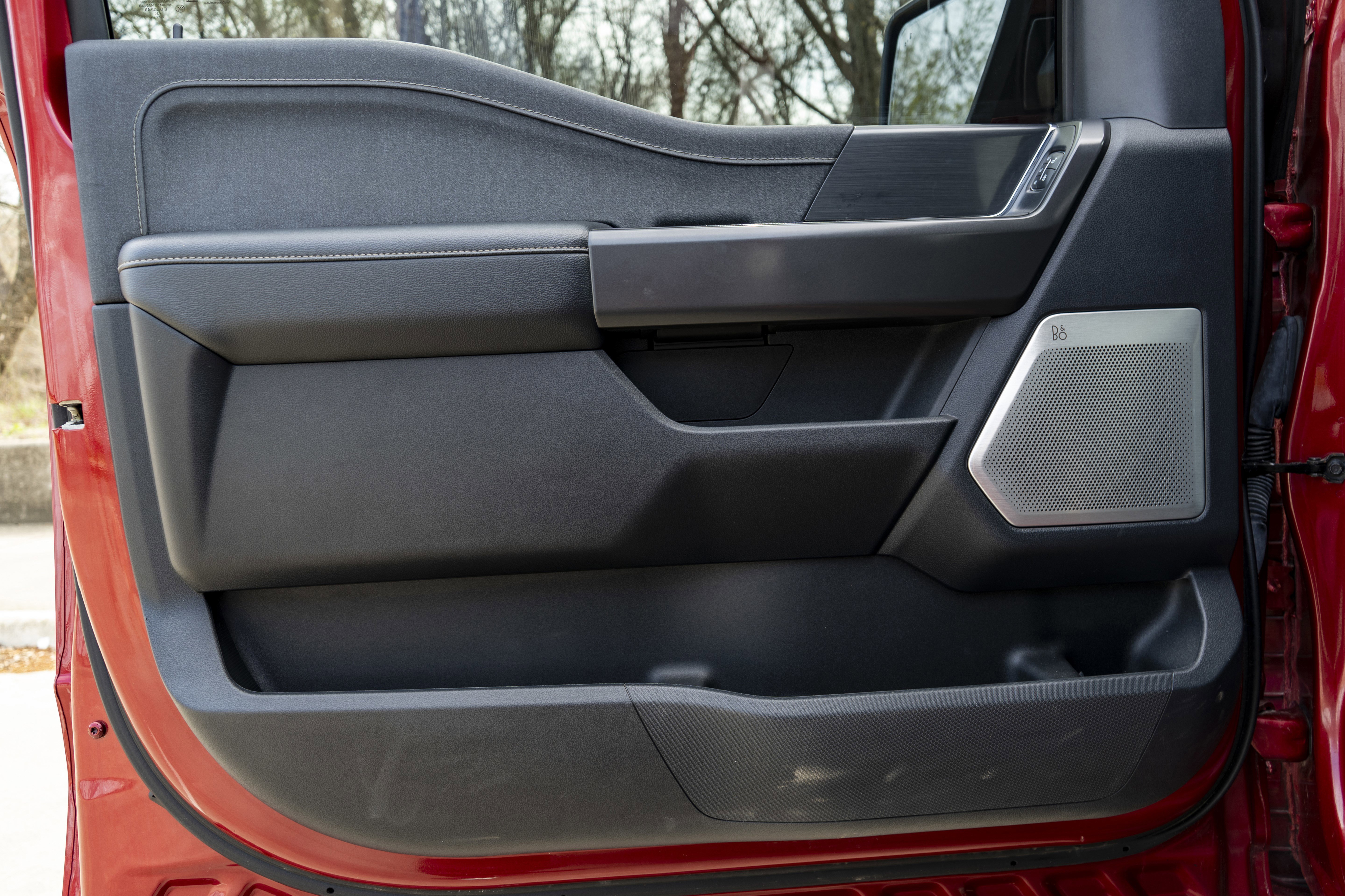 Used 2024 Ford F150 Lariat w/ Equipment Group 502A High image 39